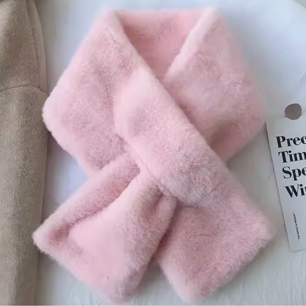 PINK FAUX FUR SUPER SOFT SCARF COLLAR  SHAWL. FAUX FUR SLIDE THROUGH SLIT-NWT